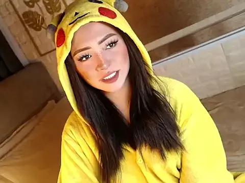 Discover our girls online shows and discover the company of countless livestreamers, with stunning shapes, sex toys and more.