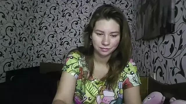 Discover our girls online shows and discover the company of countless livestreamers, with stunning shapes, sex toys and more.