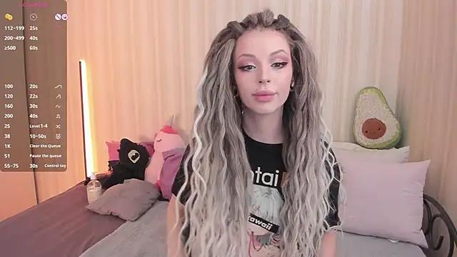 Discover our girls online shows and discover the company of countless livestreamers, with stunning shapes, sex toys and more.
