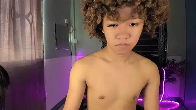 yourfavdollyxxx from StripChat is Freechat