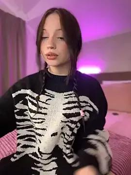 YourLittleDevil from StripChat is Freechat