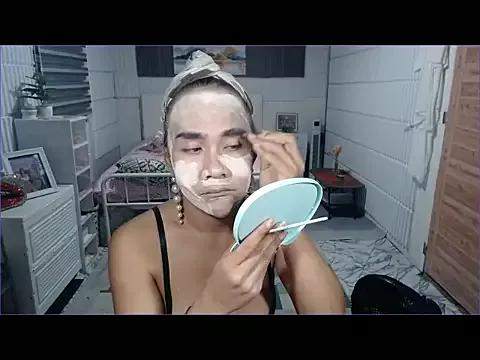 Discover our girls online shows and discover the company of countless livestreamers, with stunning shapes, sex toys and more.