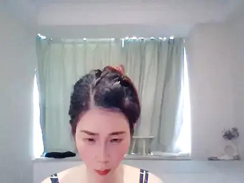 Yoyo-77 from StripChat