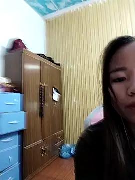 Yummy2k2 from StripChat
