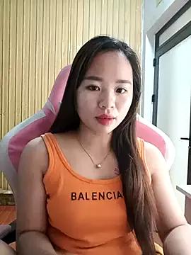 Discover our girls online shows and discover the company of countless livestreamers, with stunning shapes, sex toys and more.