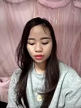 Yummy2k2 from StripChat