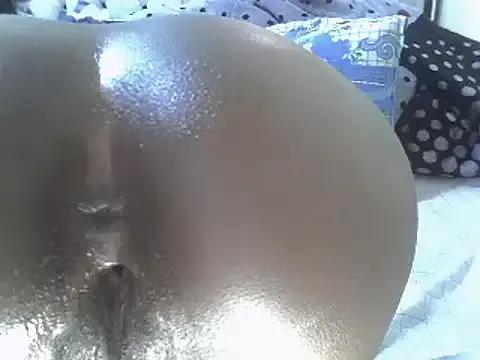 Yummy_L webcams show profile image 