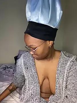 YummyMelanin117 from StripChat is Freechat