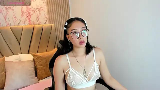Yuna__Min webcams show profile image 