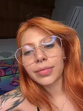 Discover our girls online shows and discover the company of countless livestreamers, with stunning shapes, sex toys and more.