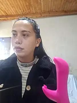 Yuyuuu12 webcams show profile image 