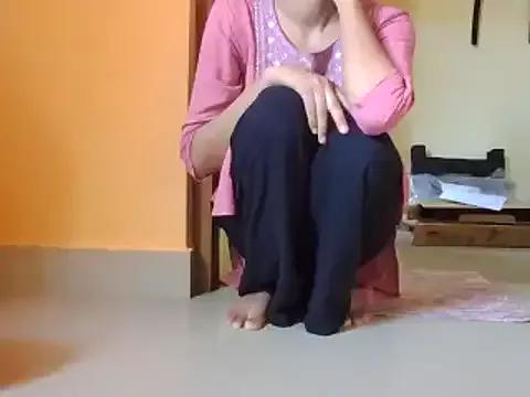 Zaara_00 from StripChat