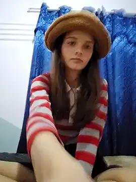 Discover our girls online shows and discover the company of countless livestreamers, with stunning shapes, sex toys and more.