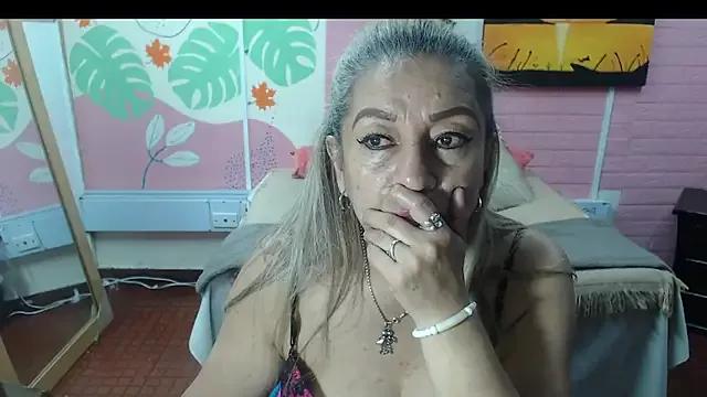 ZAMANTHA from StripChat