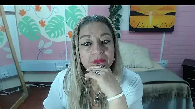 ZAMANTHA from StripChat