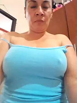 Zaralu_ from StripChat