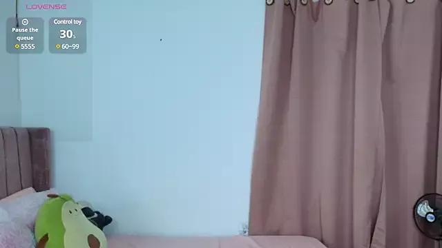 zaraquiinn from StripChat