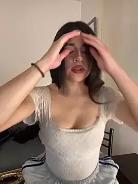 Discover our girls online shows and discover the company of countless livestreamers, with stunning shapes, sex toys and more.