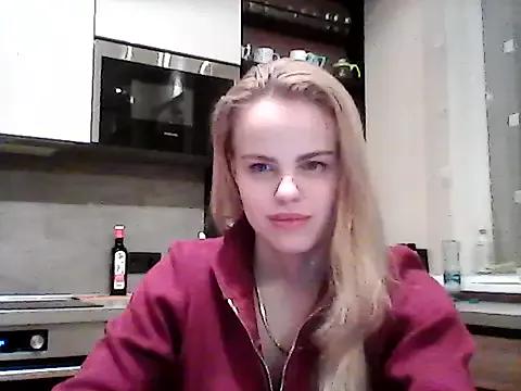 Zeliona from StripChat is Freechat