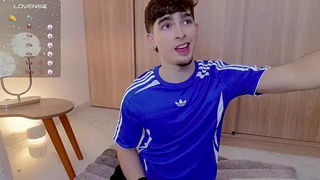 zenn_rush1 from StripChat