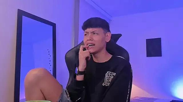 zeus_blaze from StripChat is Freechat