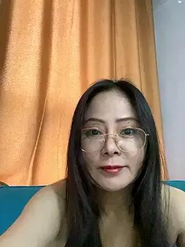 Zhengzheng-102 webcams show profile image 