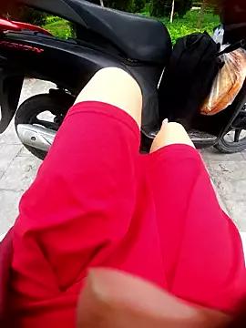 Zinny112 from StripChat