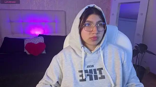 zoe_capeli from StripChat is Freechat