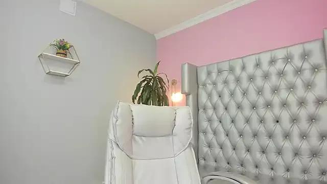 zoe_pretty_ from StripChat is Freechat
