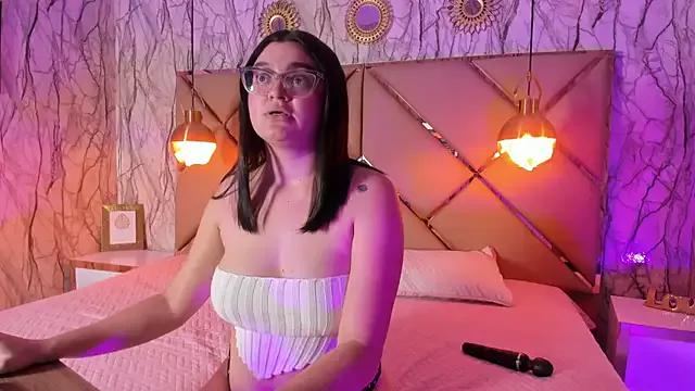 Zoe_shy from StripChat is Freechat