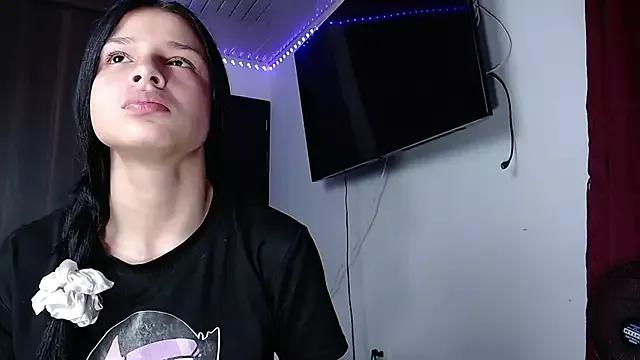 Zoee_babygirl from StripChat