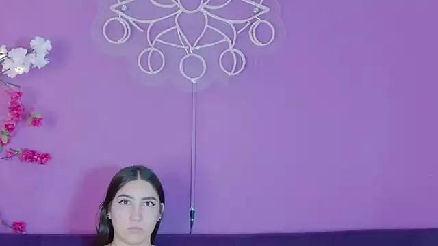 zoee_moretti from StripChat is Freechat