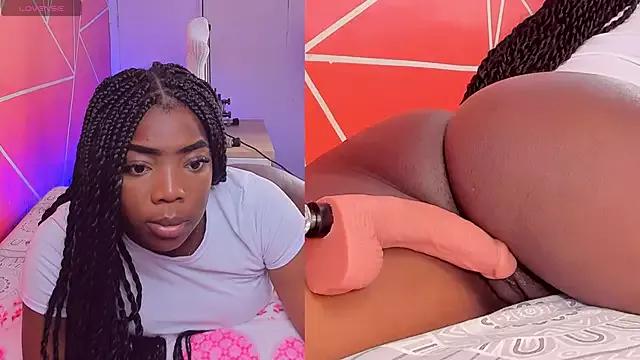 Discover our girls online shows and discover the company of countless livestreamers, with stunning shapes, sex toys and more.