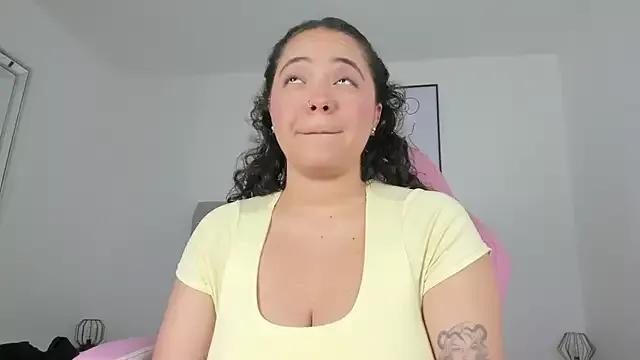 Zophy_Evans_ from StripChat is Freechat