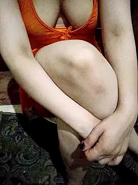zoza300300 from StripChat