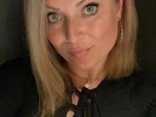 CherieCherry webcams show profile image 