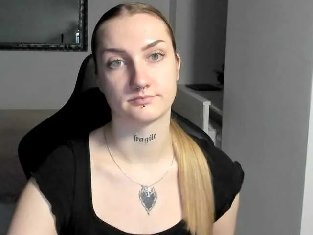 AlexaKisses on BongaCams