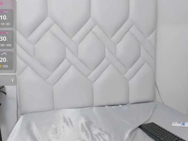 Analiaa18 on BongaCams 