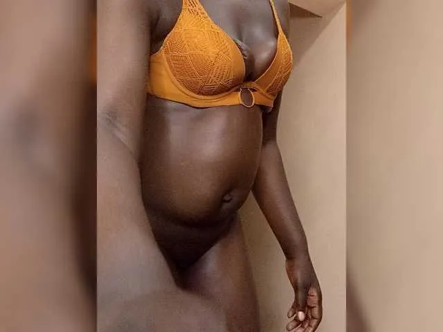 Blaqlover on BongaCams