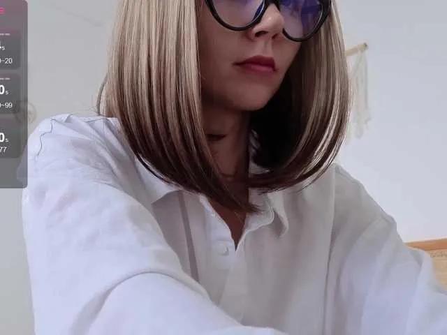 ELEKTRA2023 on BongaCams 