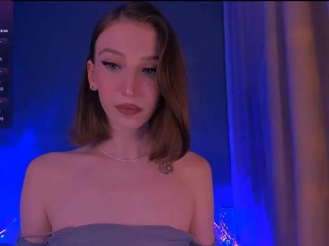 ellaamber on BongaCams