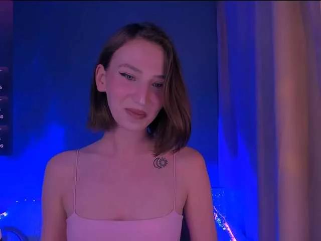 ellaamber on BongaCams