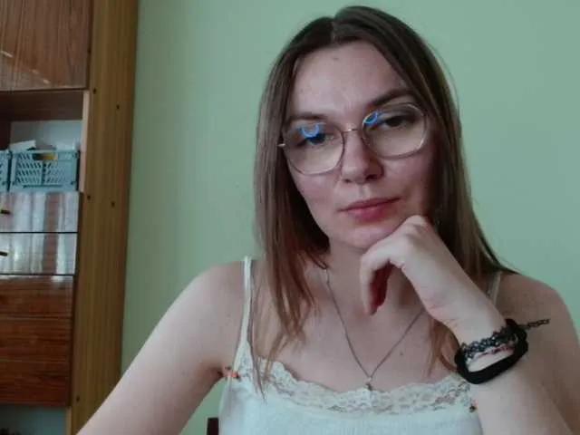 Ellyxcute on BongaCams 