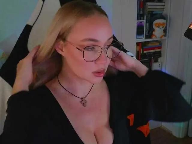 Emili1- on BongaCams