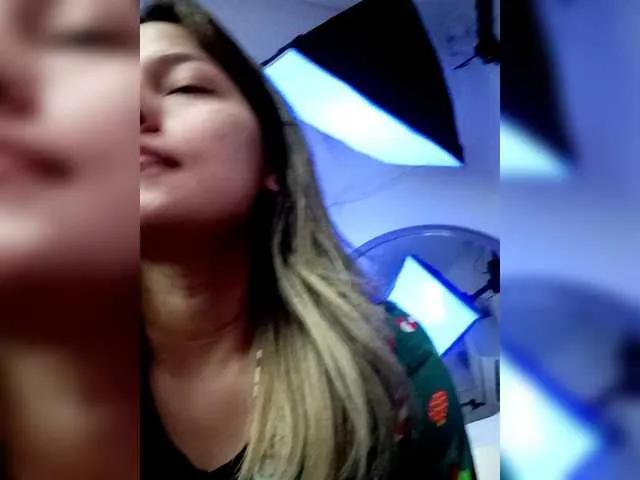 EmmaSanches on BongaCams 