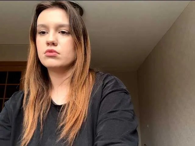 ErminiaCousar — close up paly with boobs :P