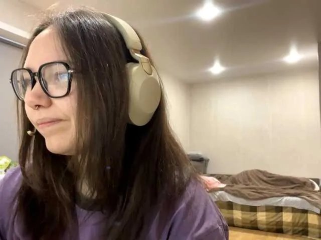 EsterAiu on BongaCams 