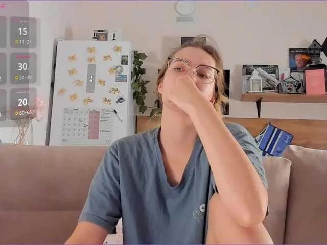 Girlalonehome's avatar