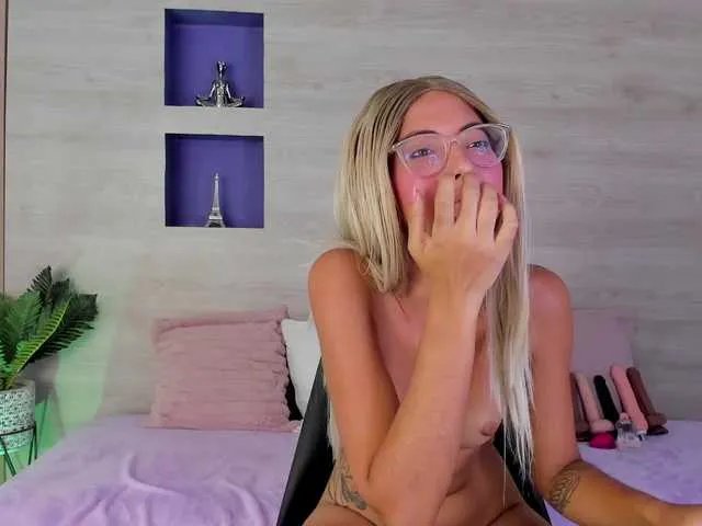 Hillary-hott on BongaCams 