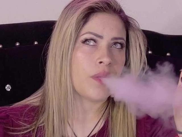 Ivypoison10 on BongaCams